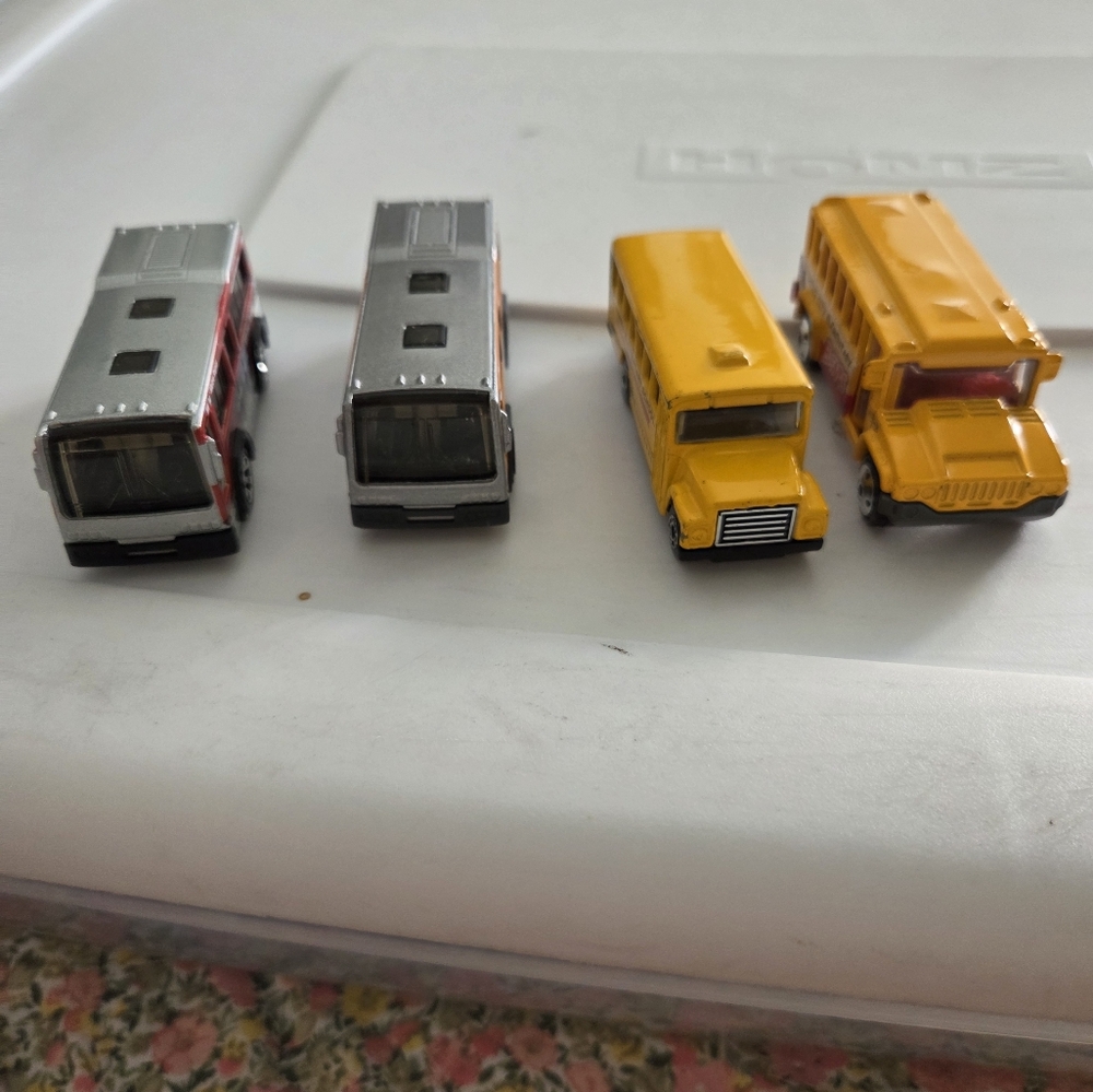 Matchbox Bus Lot - Picture 6 of 8